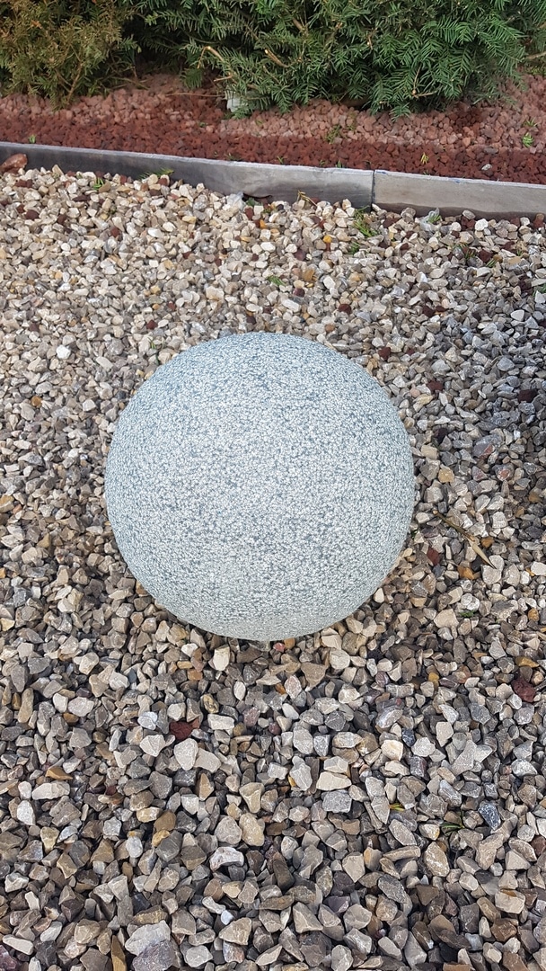 Boule granit bouchardée (5) (Copier)